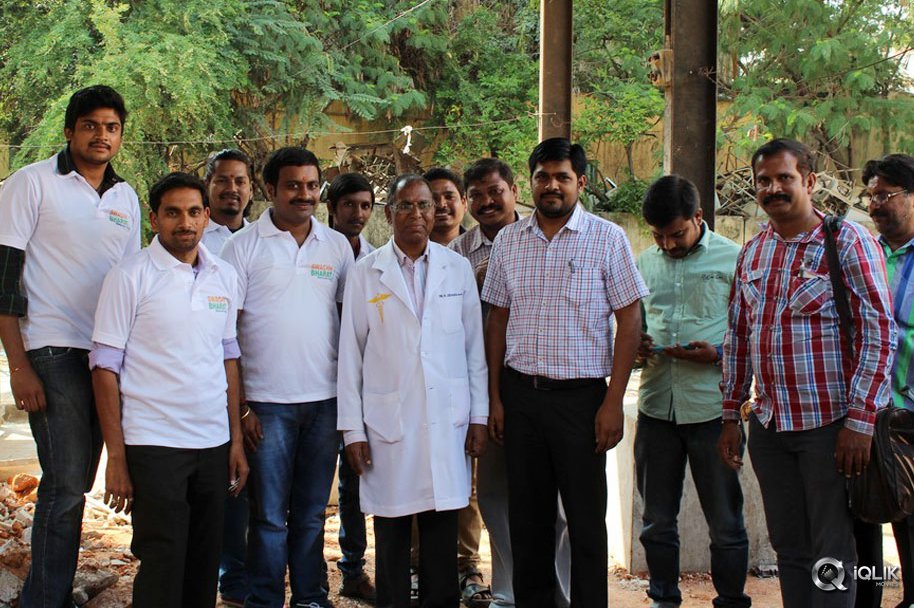 Yamaleela-2-Movie-Team-Swachh-Bharath-Program-at-Niloufer-Hospital
